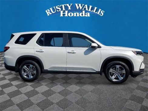 New 2025 Honda Pilot EX-L image 2