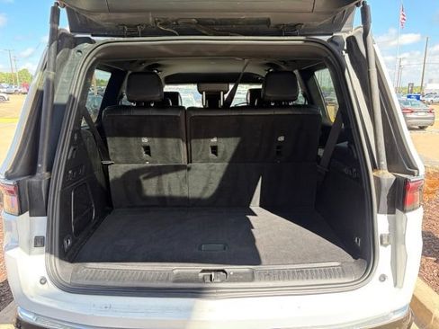 Used 2024 Jeep Wagoneer Series II w/ Flexible Seating Group RWD image 22