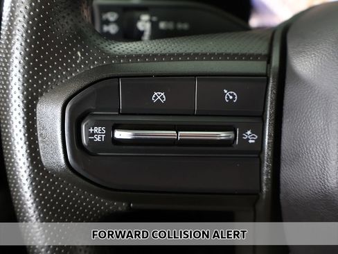 Used 2023 Chevrolet Colorado Trail Boss AWD/4WD image 3