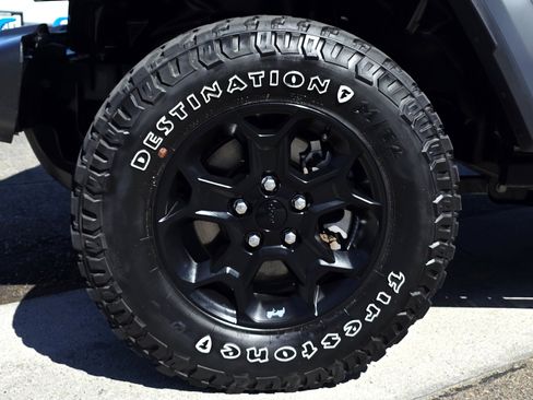 Certified 2023 Jeep Wrangler Unlimited image 9