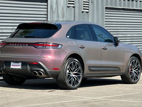Certified 2023 Porsche Macan S AWD/4WD image 8
