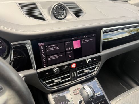 Used 2023 Porsche Macan Turbo AWD/4WD image 27