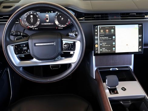 Used 2024 Land Rover Range Rover Long Wheelbase Autobiography image 14