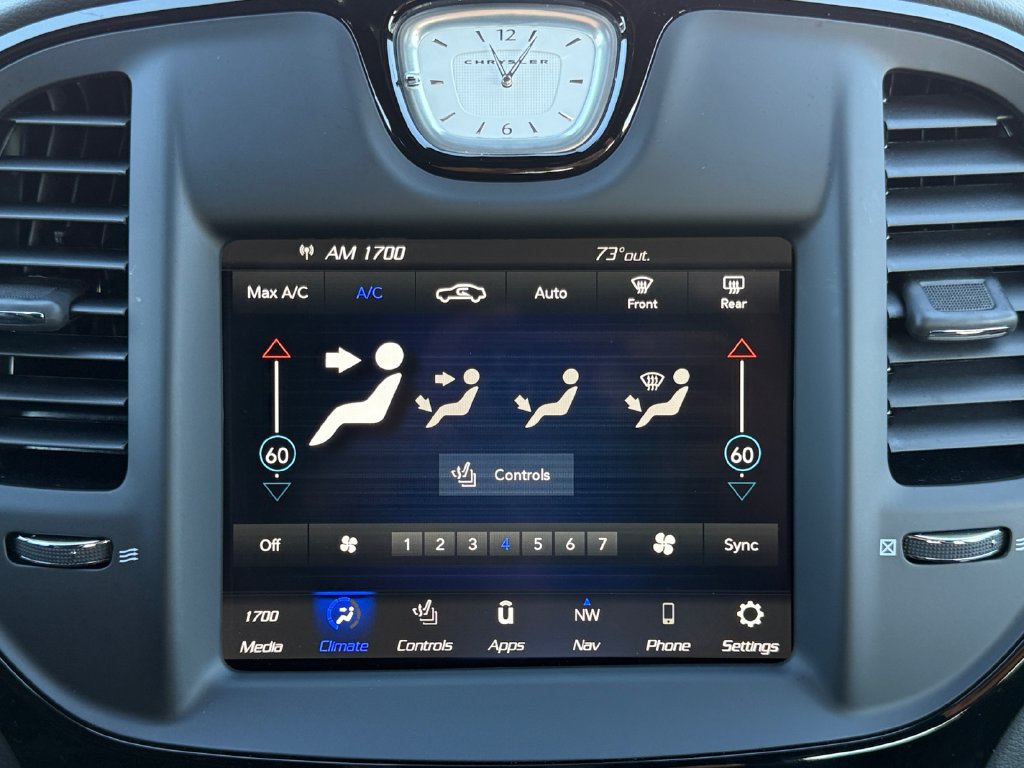 Used 2023 Chrysler 300 C RWD image 17