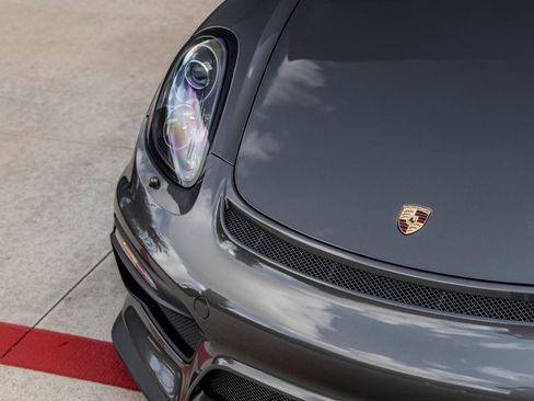 Certified 2016 Porsche Cayman GT4 RWD image 23