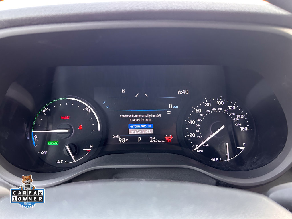 Used 2025 Toyota Sienna LE FWD image 32