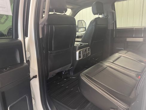 Used 2020 Ford F250 Lariat w/ Lariat Ultimate Package AWD/4WD image 24