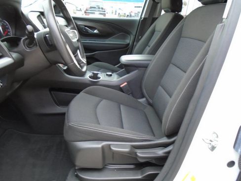 Used 2024 GMC Terrain SLE image 9