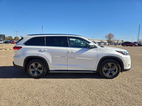 Used 2017 Toyota Highlander Limited image 6