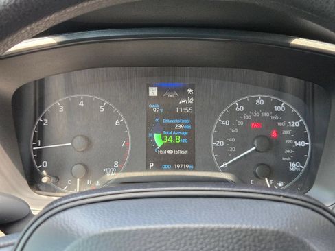 Used 2025 Toyota Corolla LE FWD image 23