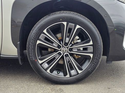 Certified 2024 Toyota bZ4X AWD w/ Weather Package image 9