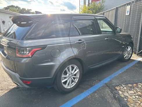 Used 2018 Land Rover Range Rover Sport SE AWD/4WD image 4