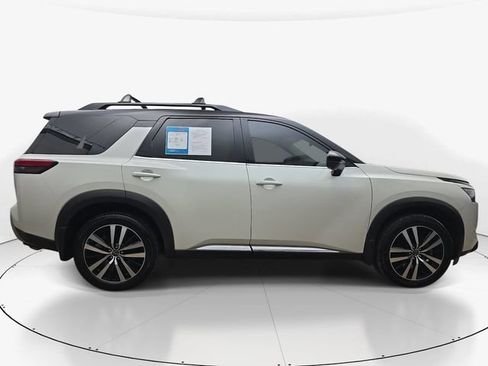 Used 2023 Nissan Pathfinder Platinum w/ Cargo Package AWD/4WD image 5