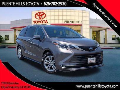 Certified 2022 Toyota Sienna Platinum