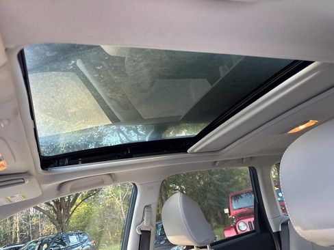 Used 2015 Subaru Forester 2.5i Limited image 5