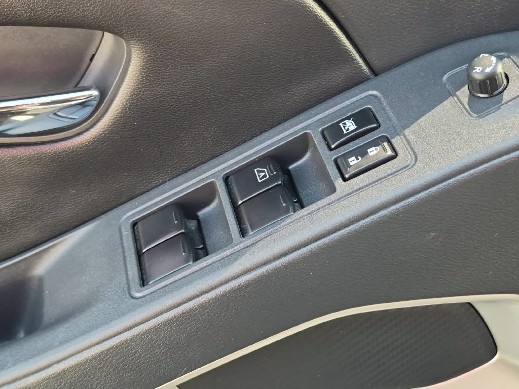 Certified 2025 Nissan Frontier SV RWD image 13