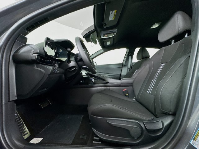 New 2025 Hyundai Elantra SEL FWD image 33