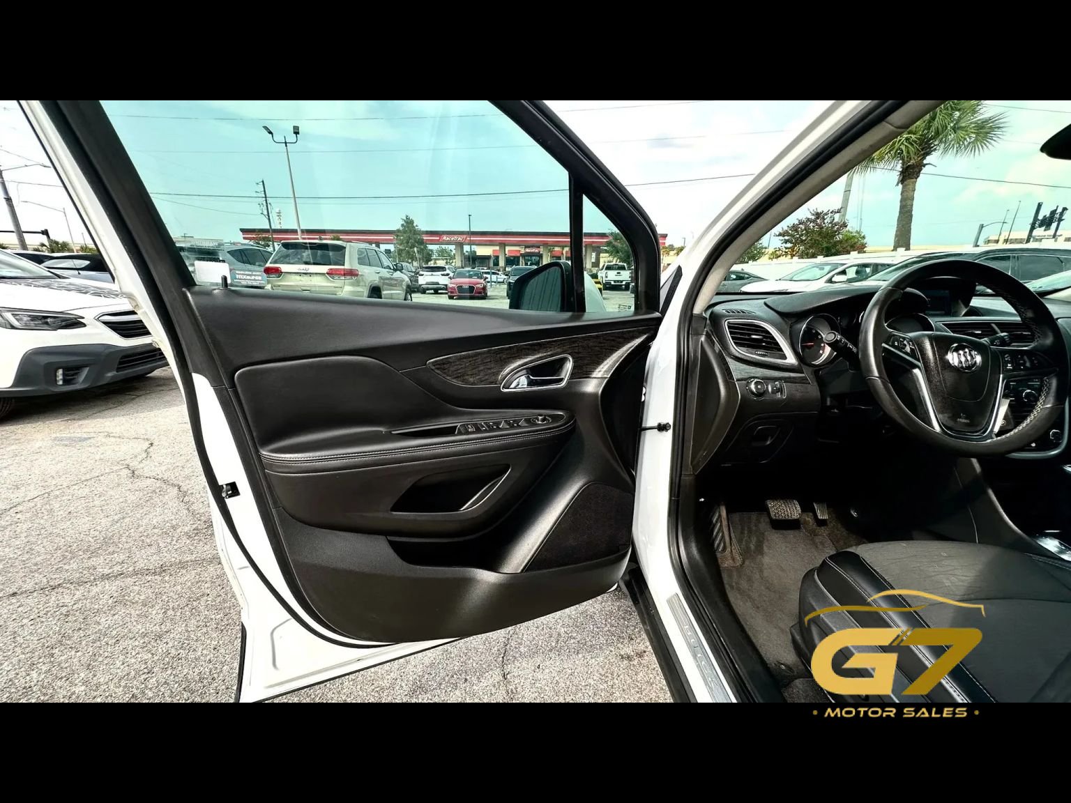 Used 2016 Buick Encore Convenience FWD image 5
