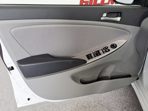 Used 2017 Hyundai Accent SE FWD image 23