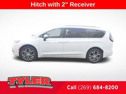 New 2026 Chrysler Pacifica Pinnacle w/ Trailer Tow Group
