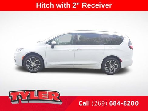 New 2026 Chrysler Pacifica Pinnacle w/ Trailer Tow Group AWD/4WD image 4