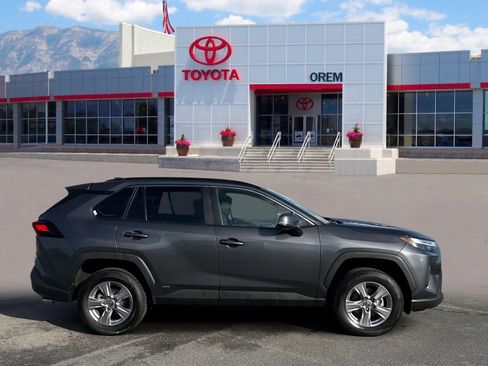 Used 2025 Toyota RAV4 LE AWD/4WD image 3