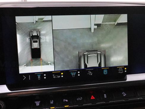 Used 2024 Chevrolet Silverado 2500 LT w/ Z71 Sport Edition image 18