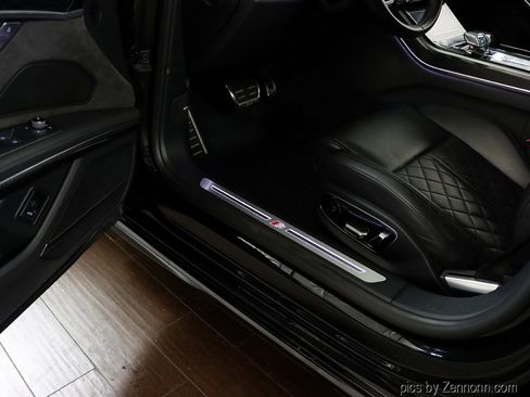 Used 2020 Audi S8 L w/ S8 Executive Package image 28