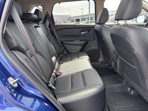 Used 2023 Nissan Rogue SL w/ SL Premium Package image 13
