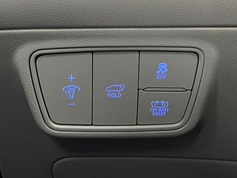 Certified 2024 Hyundai Tucson Limited AWD/4WD image 15