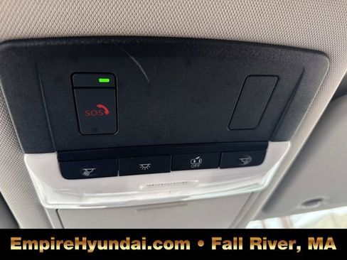 Used 2022 Nissan Rogue SV image 25