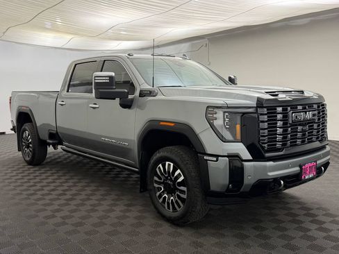Used 2025 GMC Sierra 3500 Denali Ultimate AWD/4WD image 7
