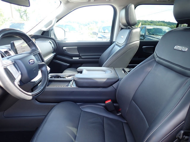 Used 2025 Ford Expedition Max Platinum w/ Driver's Package AWD/4WD image 18