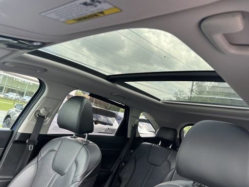 Certified 2025 Kia Sorento S w/ Panoramic Sunroof Package FWD image 10