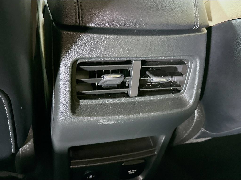 Used 2023 Ford Edge SEL w/ Convenience Package AWD/4WD image 32