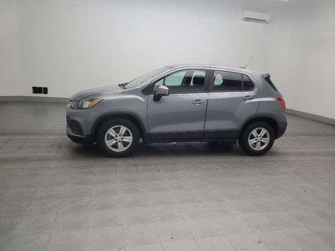 Used 2020 Chevrolet Trax LS FWD image 2