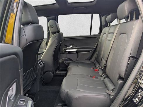 New 2025 Mercedes-Benz GLB 250 image 20