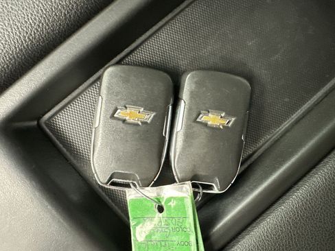 Certified 2022 Chevrolet Silverado 1500 LT AWD/4WD image 29