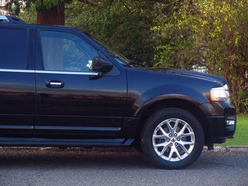 Used 2016 Ford Expedition EL Limited image 26