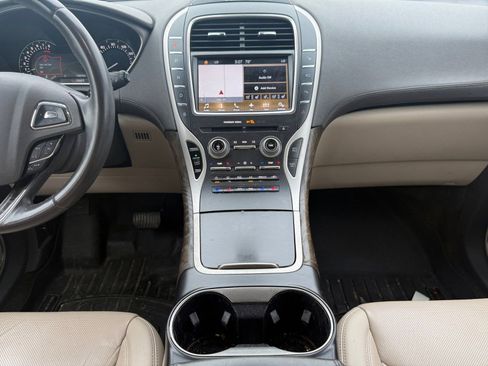 Used 2017 Lincoln MKX Reserve AWD/4WD image 11