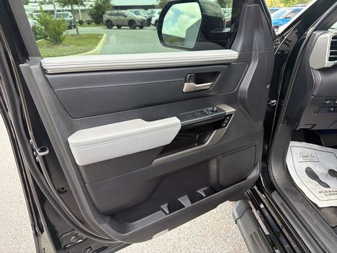 Used 2025 Toyota Tundra Limited AWD/4WD image 21