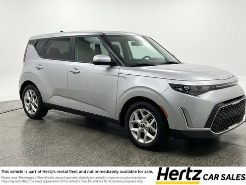Used 2025 Kia Soul LX w/ LX Technology Package FWD image 1