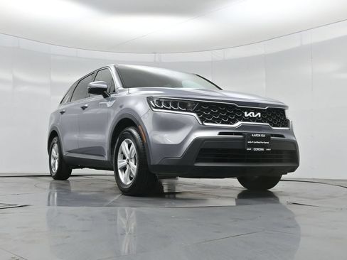 Used 2023 Kia Sorento LX FWD image 49