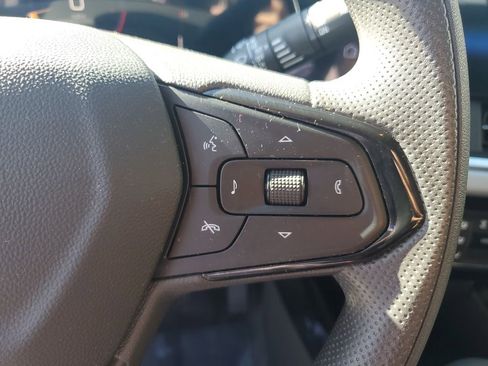 Used 2025 Chevrolet Trax LT image 29