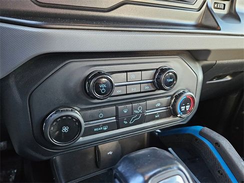 Used 2022 Ford Bronco Black Diamond image 18