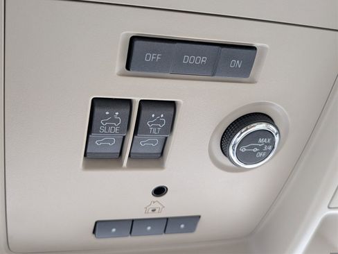 Used 2020 GMC Yukon Denali w/ Denali Ultimate Package image 35