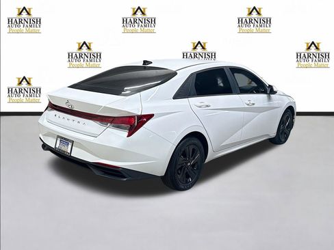 Used 2021 Hyundai Elantra SEL FWD image 5