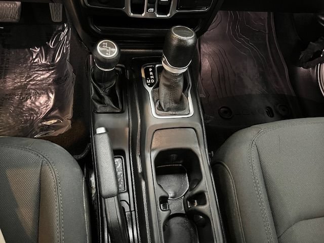 Used 2020 Jeep Gladiator Sport w/ Quick Order Package 24S AWD/4WD image 13