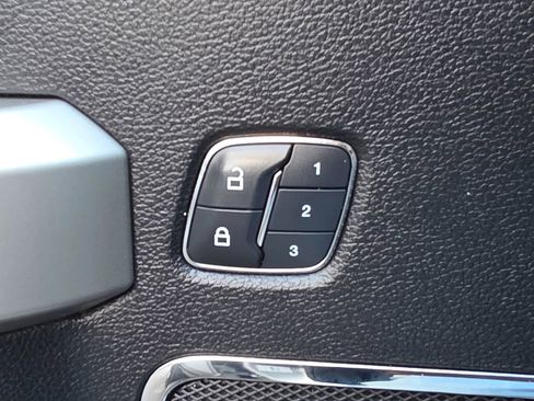 Used 2017 Ford F250 Lariat w/ Lariat Ultimate Package image 27