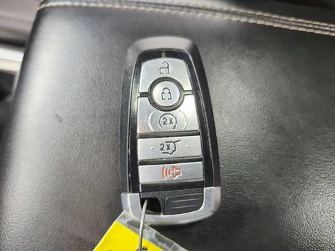 Used 2022 Ford Explorer XLT w/ Equipment Group 202A AWD/4WD image 35